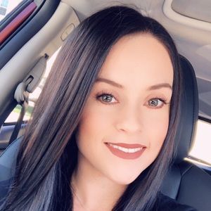 Meet your Posher, Ana